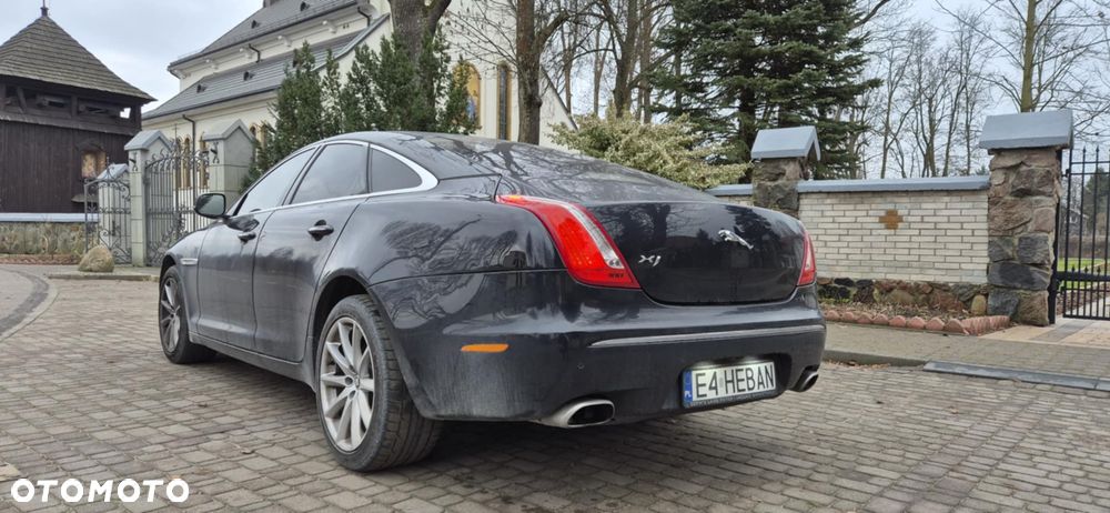 Jaguar XJ 3.0 D V6 Premium Luxury - 4