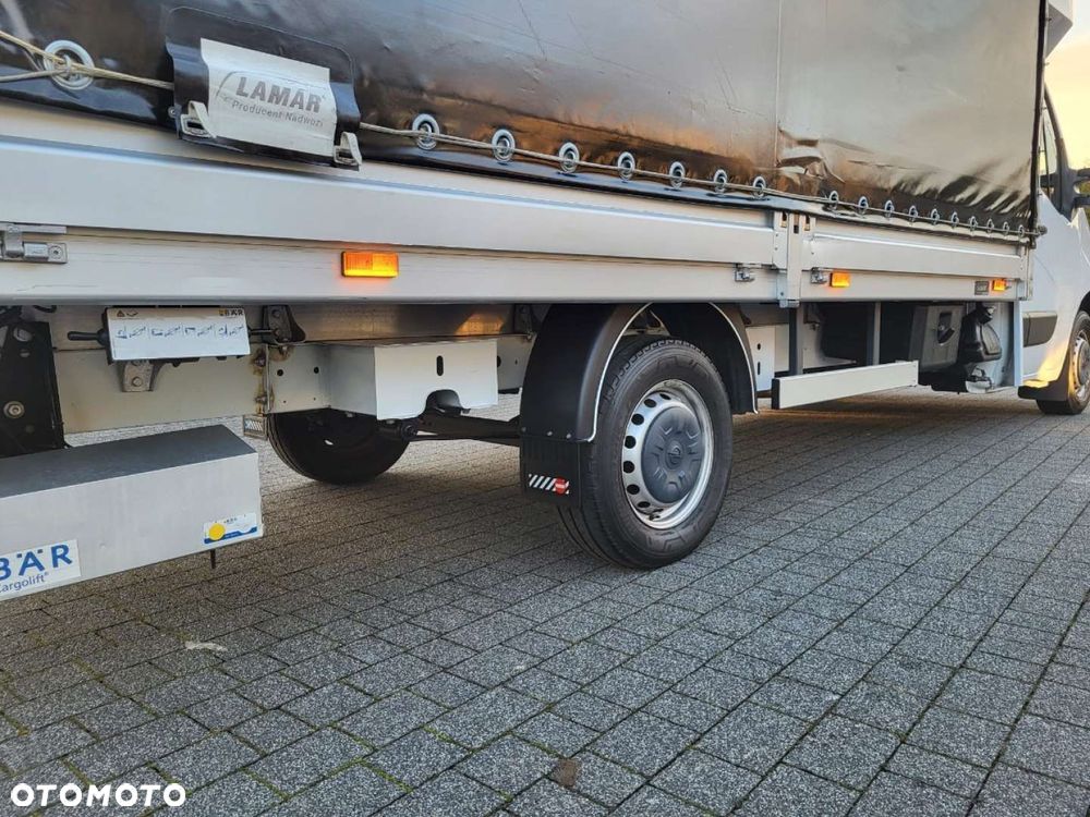 Opel Movano z windą salon Polska - 38
