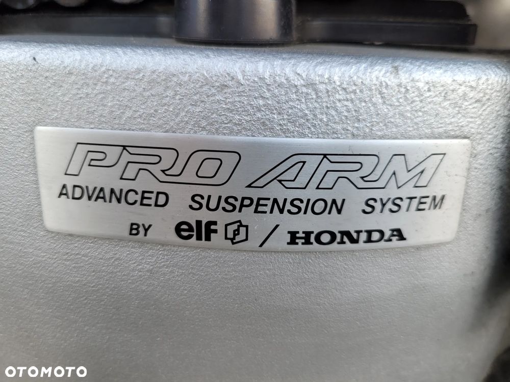 Honda VFR - 23