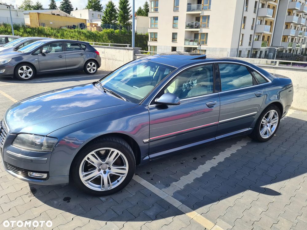 Audi A8 4.2 Quattro - 2
