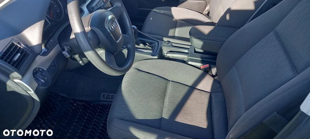 Audi A4 Avant 1.8T Quattro - 7