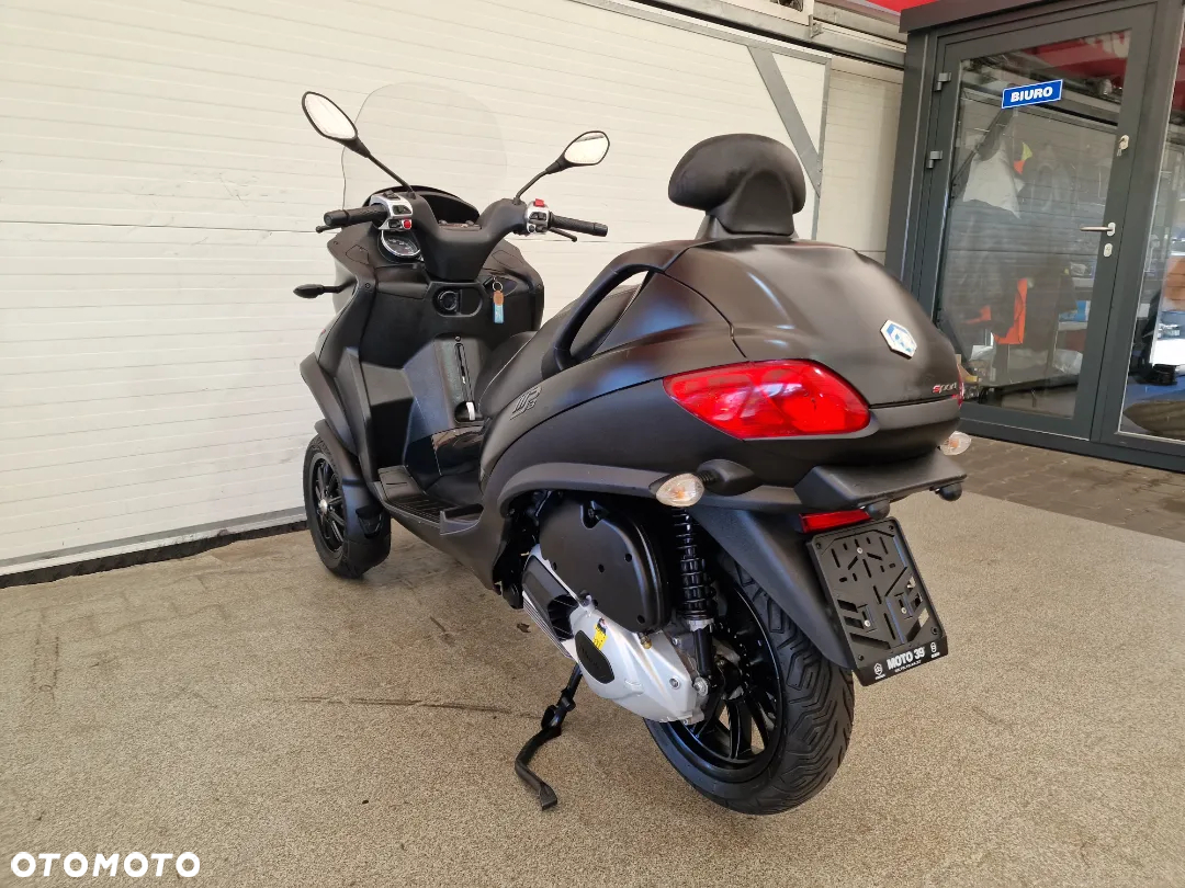 Piaggio MP-3 - 22