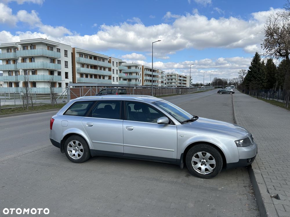 Audi A4 Avant - 1