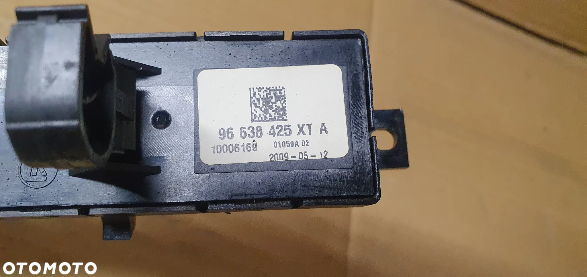 Włącznik awaryjnych centralnego zamka Peugeot 3008 96638425XT - 7