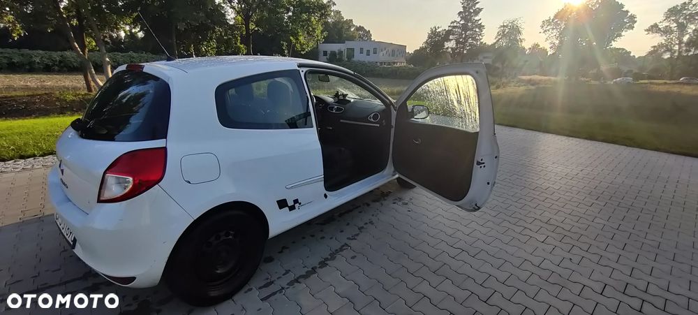 Renault Clio 1.5 dCi Alize - 11