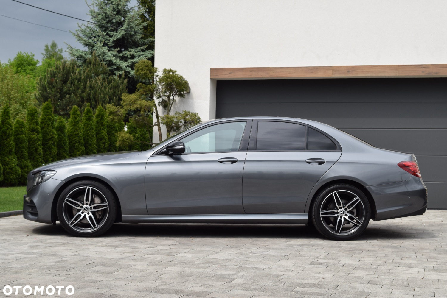 Mercedes-Benz Klasa E 220 d 9G-TRONIC - 3