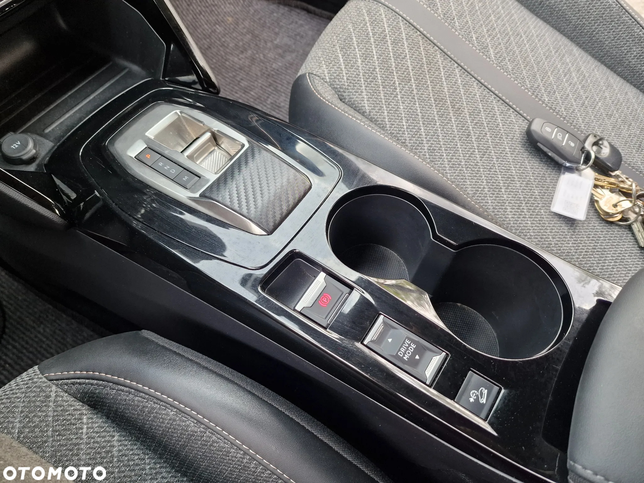 Peugeot 2008 PureTech 130 EAT8 Allure - 19