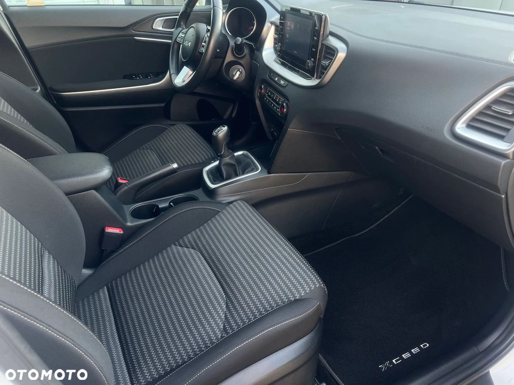 Kia XCeed 1.5 T-GDI M - 29