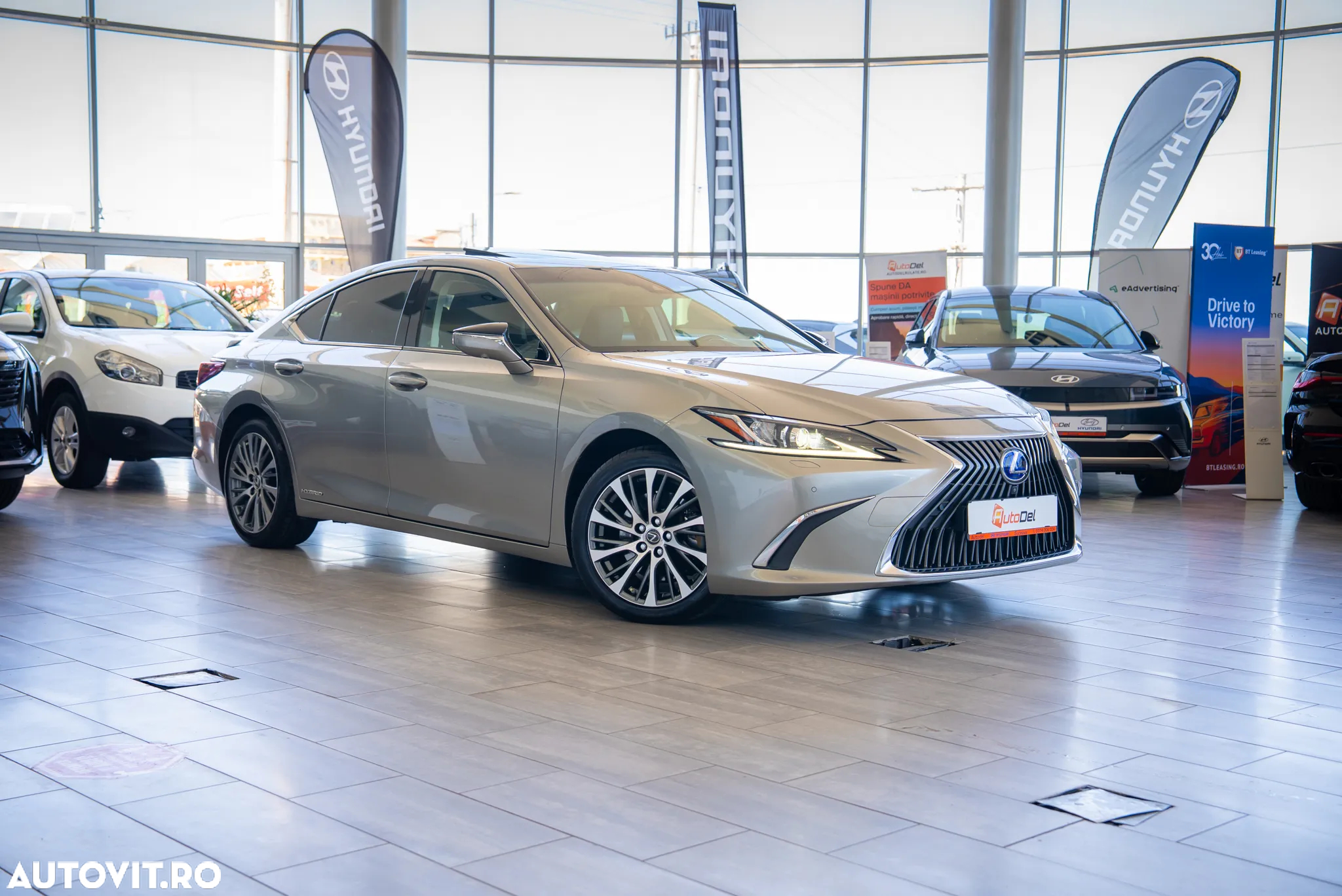 Lexus Seria ES 300h 2.5 TNGA HV 25H- 4X2 CVT Executive - 27