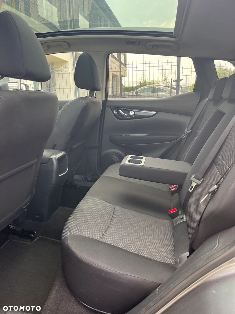 Nissan Qashqai 1.2 DIG-T N-Connecta EU6 - 17