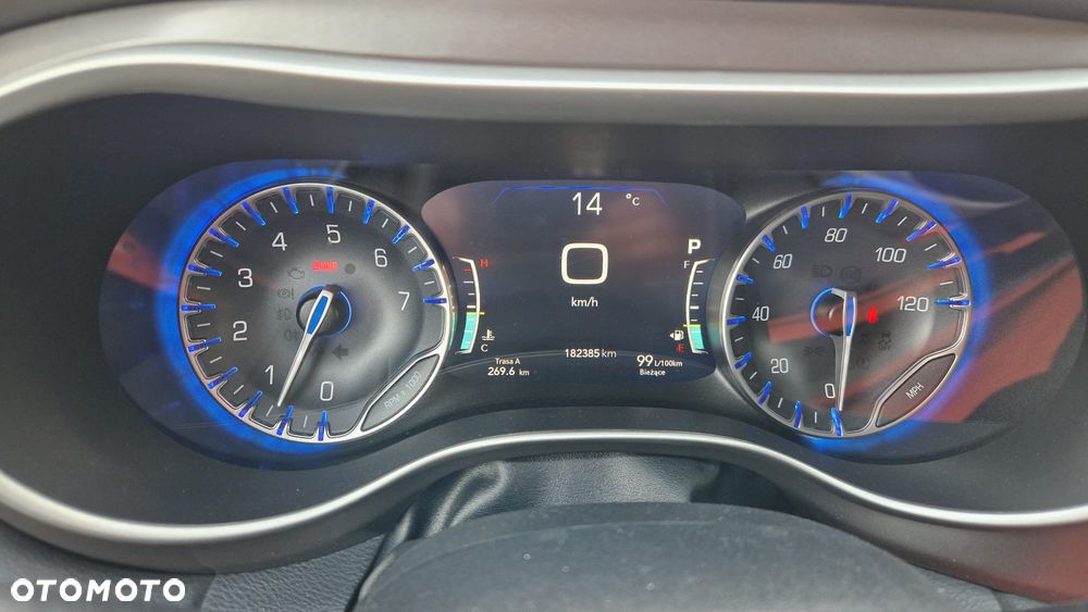 Chrysler Pacifica - 13