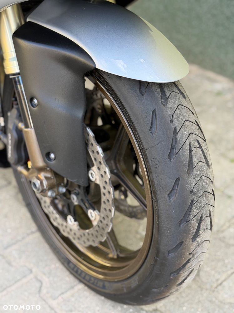 Kawasaki ZX - 3