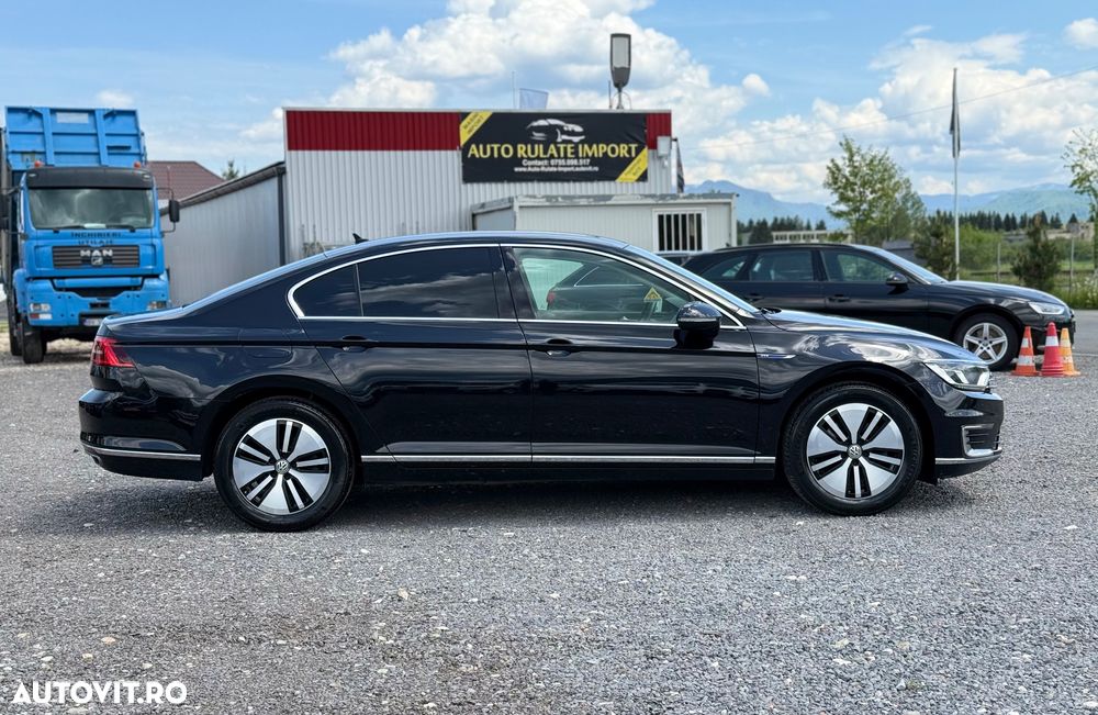 Volkswagen Passat - 15