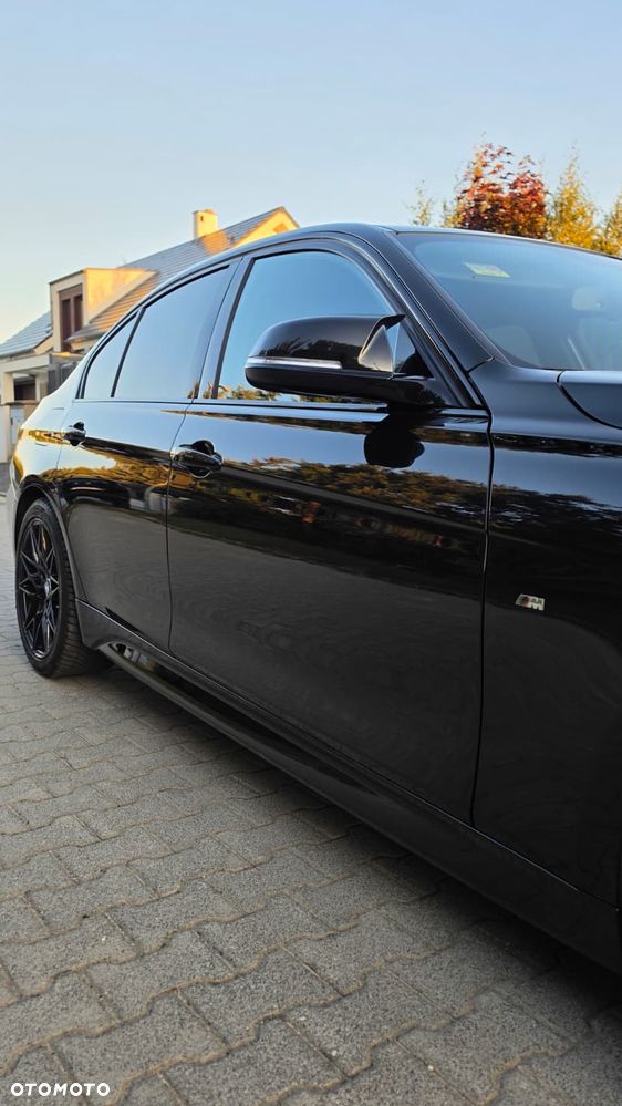 BMW Seria 3 318d M Sport Shadow - 22