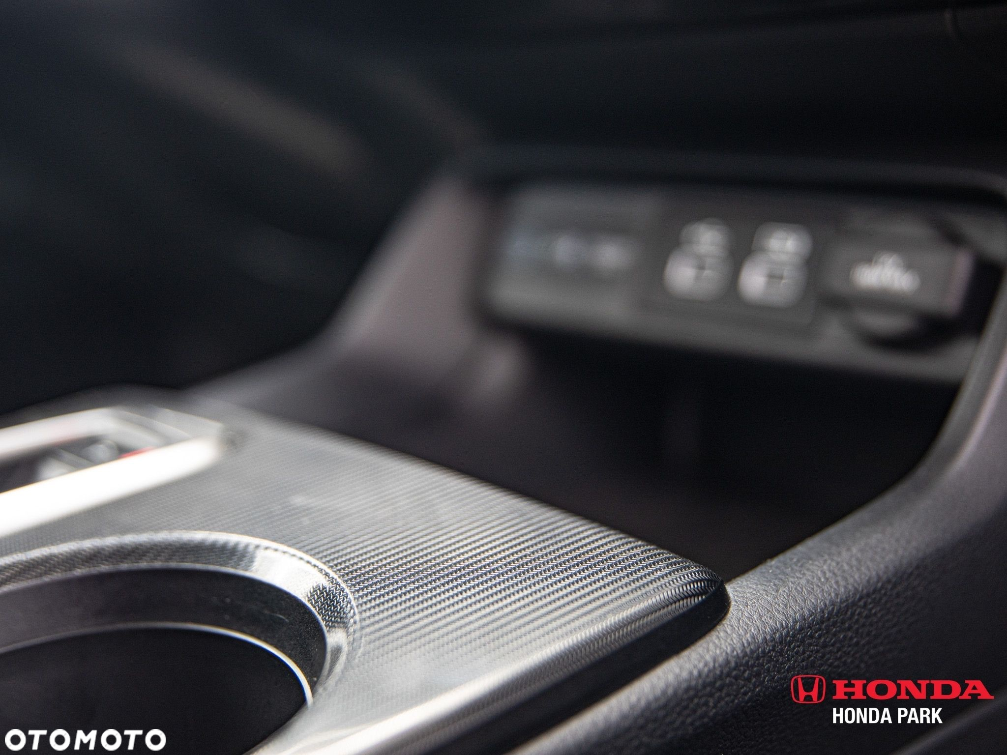 Honda Civic 2.0 i-MMD Elegance CVT - 32