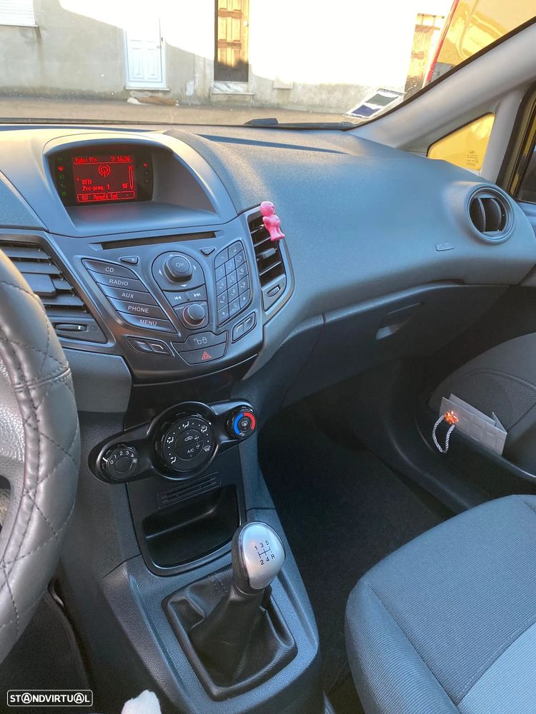Ford Fiesta - 2