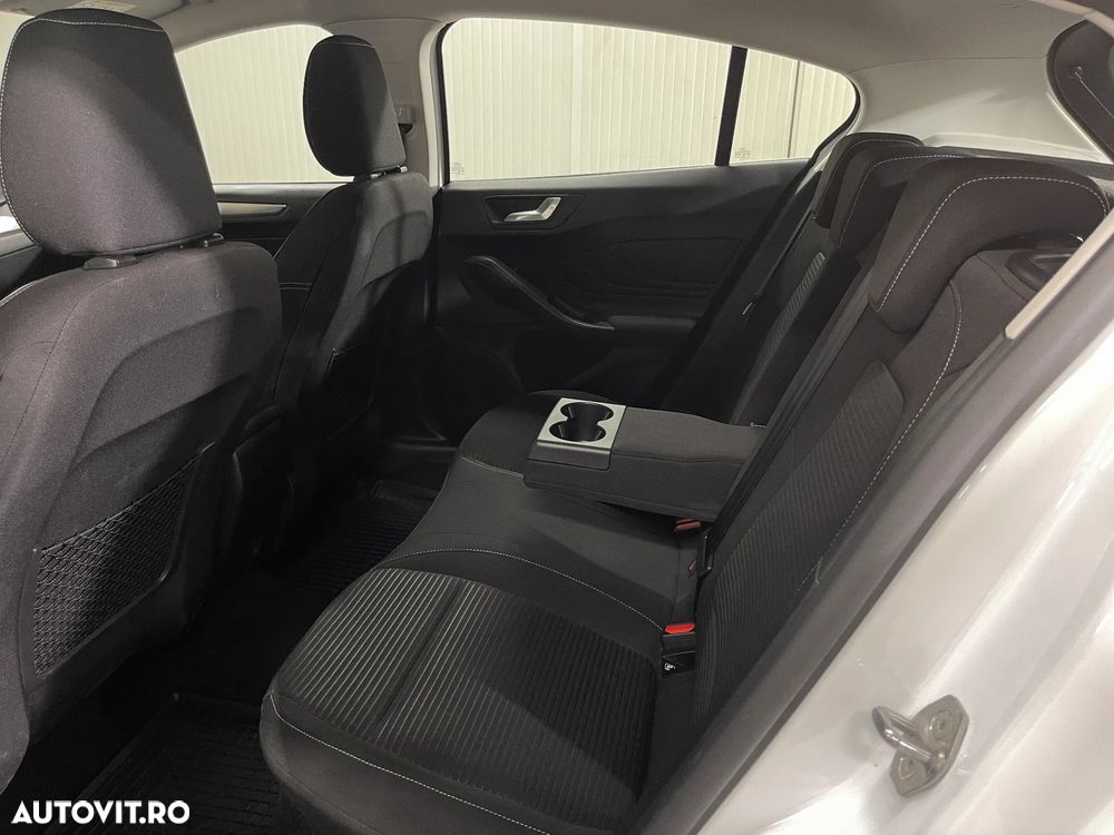 Ford Focus 1.0 EcoBoost MHEV Titanium - 12