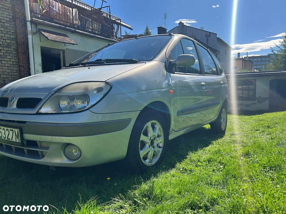 Renault Scenic 1.6 16V Luxe Dynamique - 12
