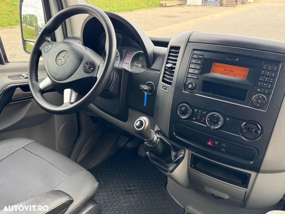 Mercedes-Benz Sprinter - 16