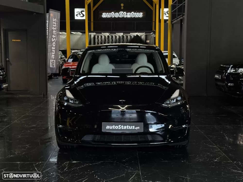 Tesla Model Y - 4