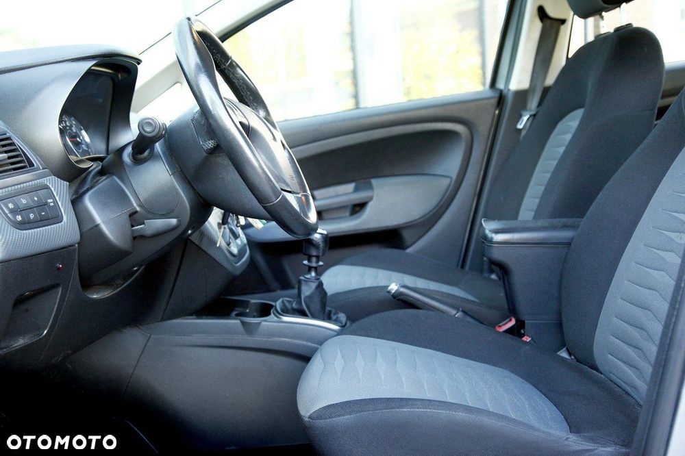 Fiat Punto 1.4 Young - 12