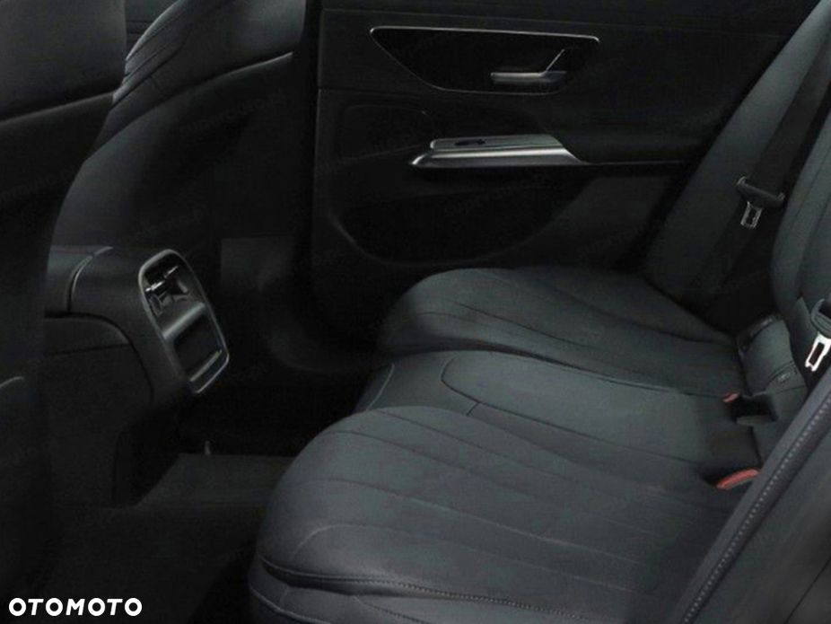 Mercedes-Benz Klasa E - 17