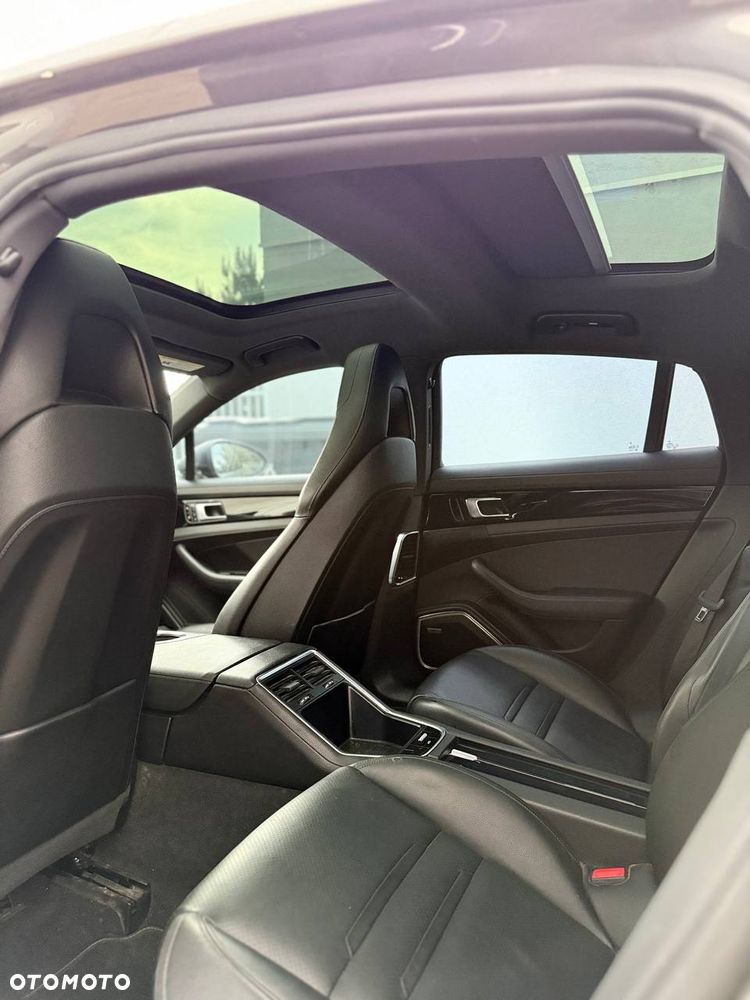 Porsche Panamera 4 - 23