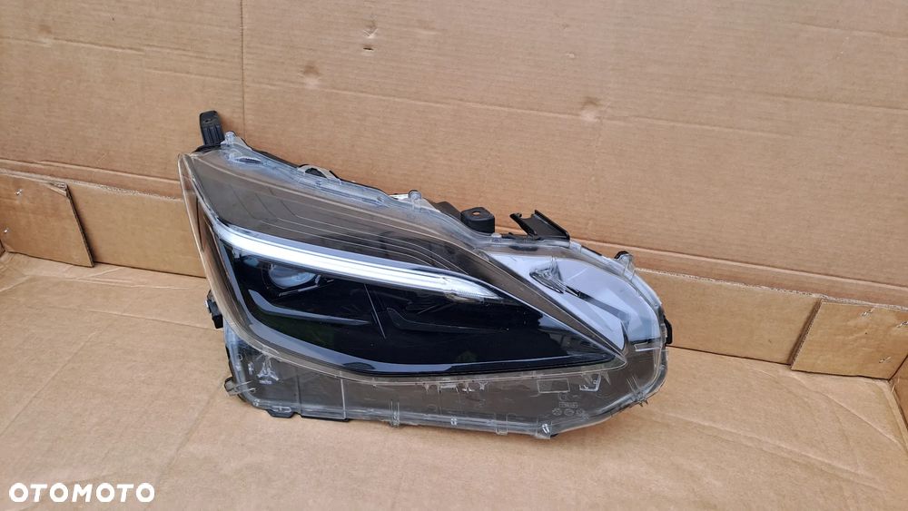 TOYOTA YARIS CROSS PRAWA LAMPA FULL LED KOITO 0D-312 - 2