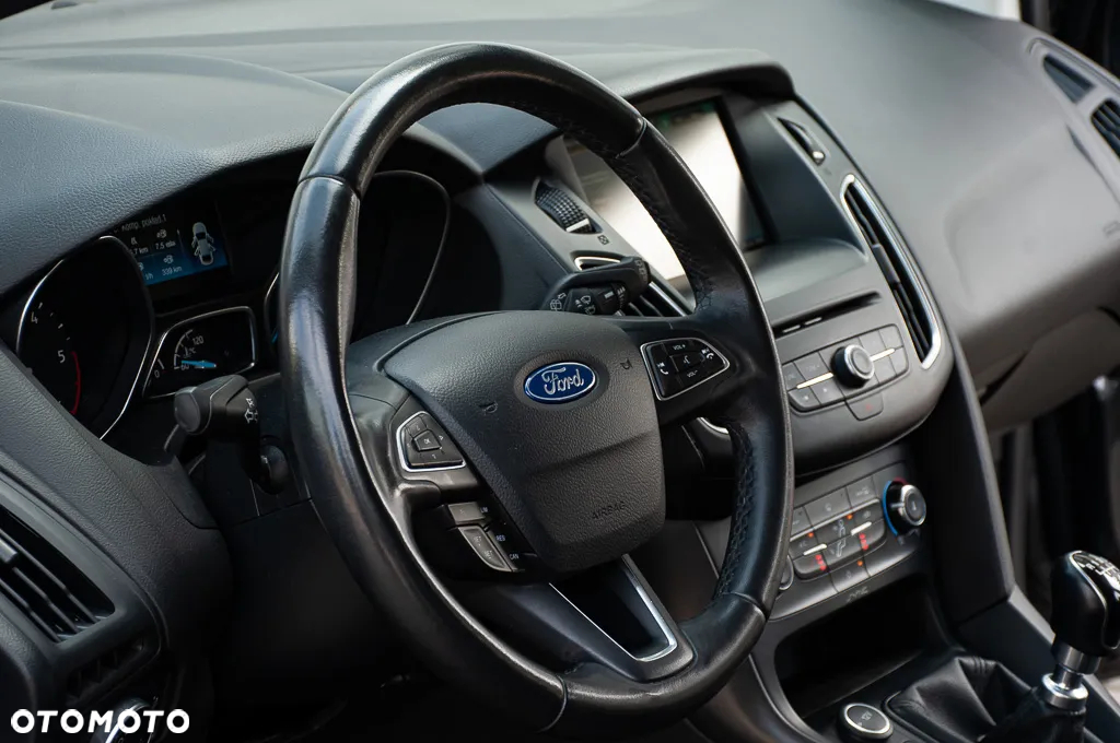 Ford Focus 1.5 EcoBlue Start-Stopp-System TITANIUM - 39