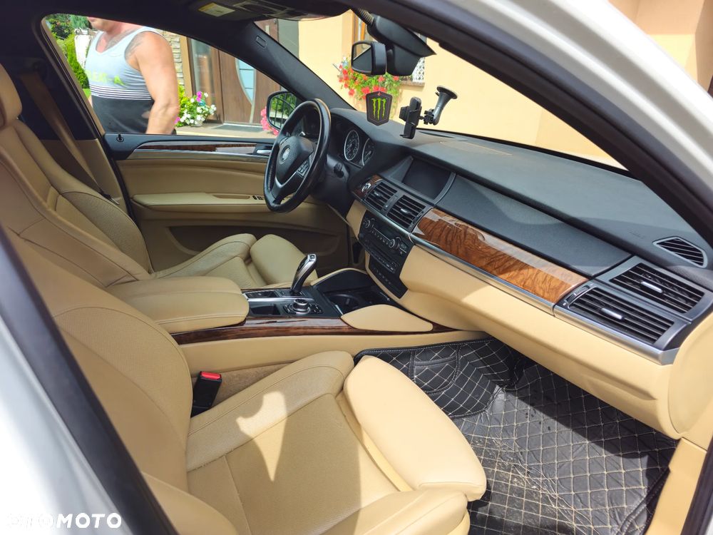BMW X6 50i xDrive - 6