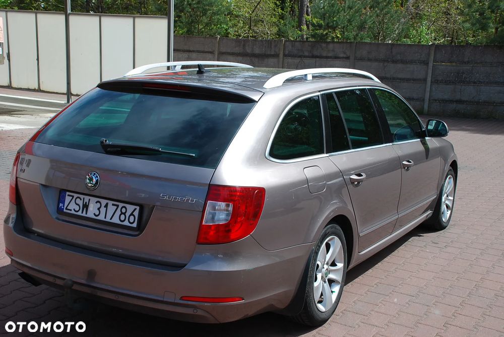Skoda Superb 2.0 TDI Green tec DSG Elegance - 26