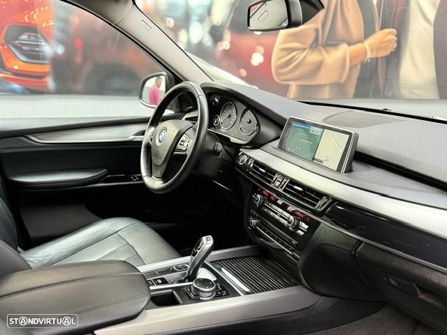 BMW X5 25 d sDrive Comfort 7L - 9