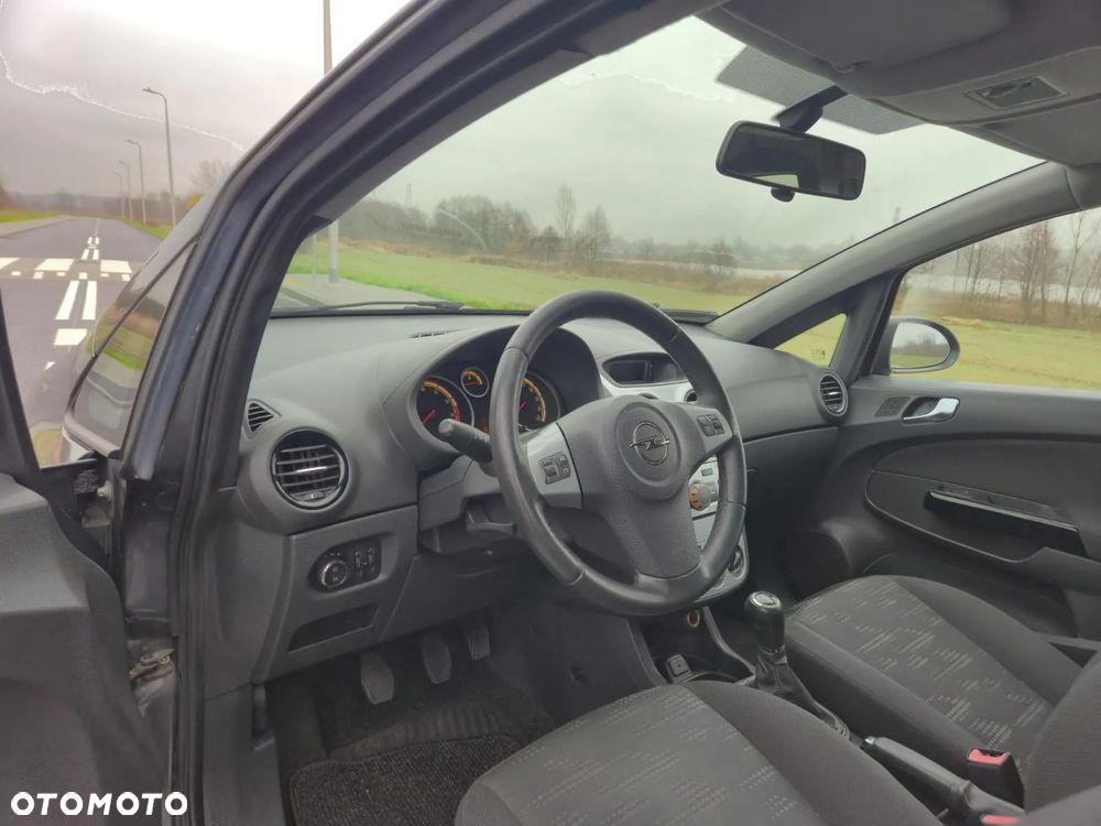 Opel Corsa 1.4 16V Satellite - 9