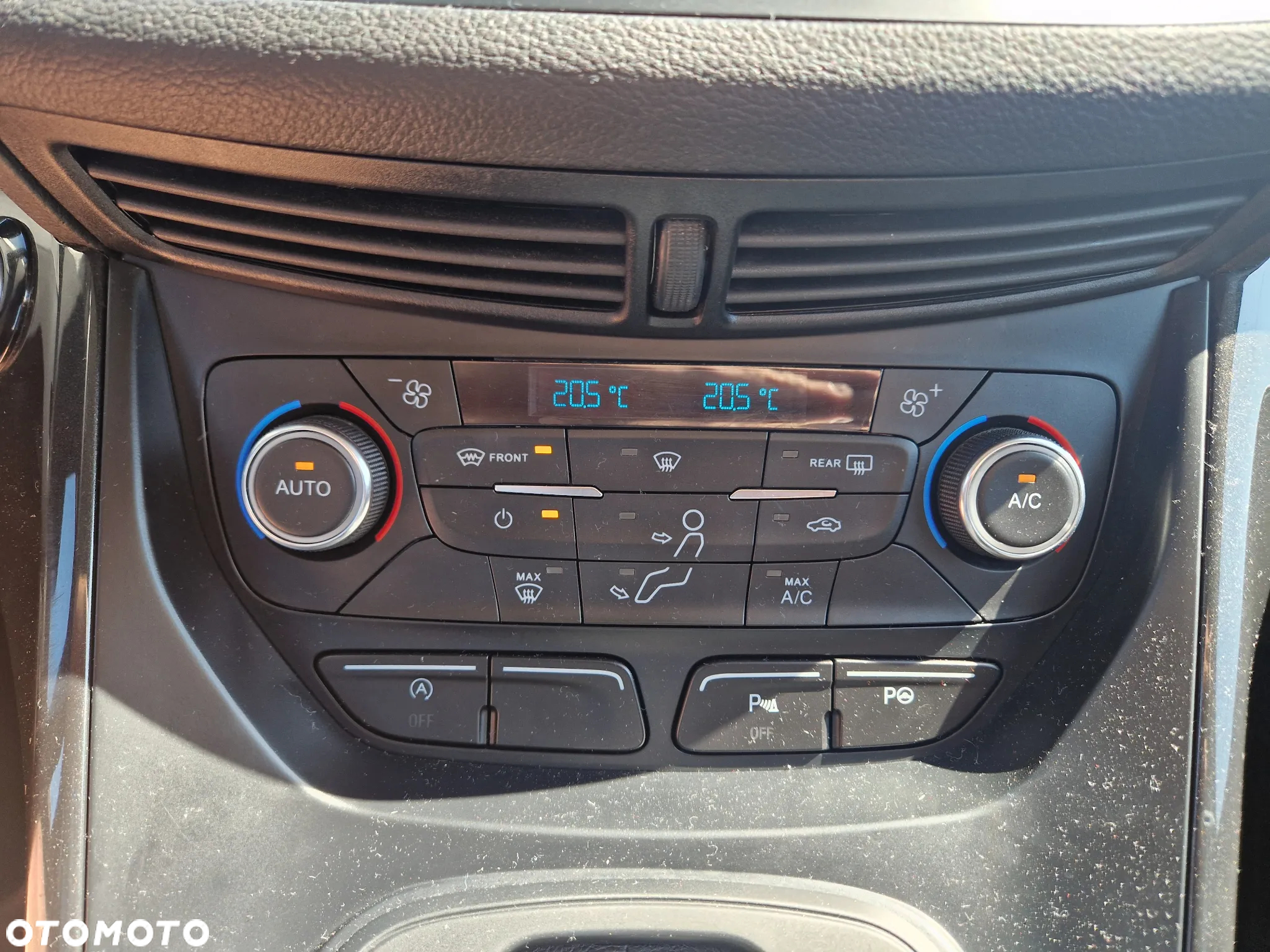 Ford Kuga - 20