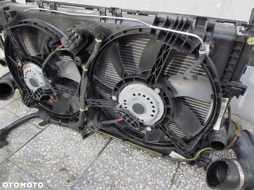 OPEL INSIGNIA LIFT 2.0 CDTI 13-17 CHLODNICE INTERCOOLER WENTYLATOR 13241751 13241725 22915609 - 12