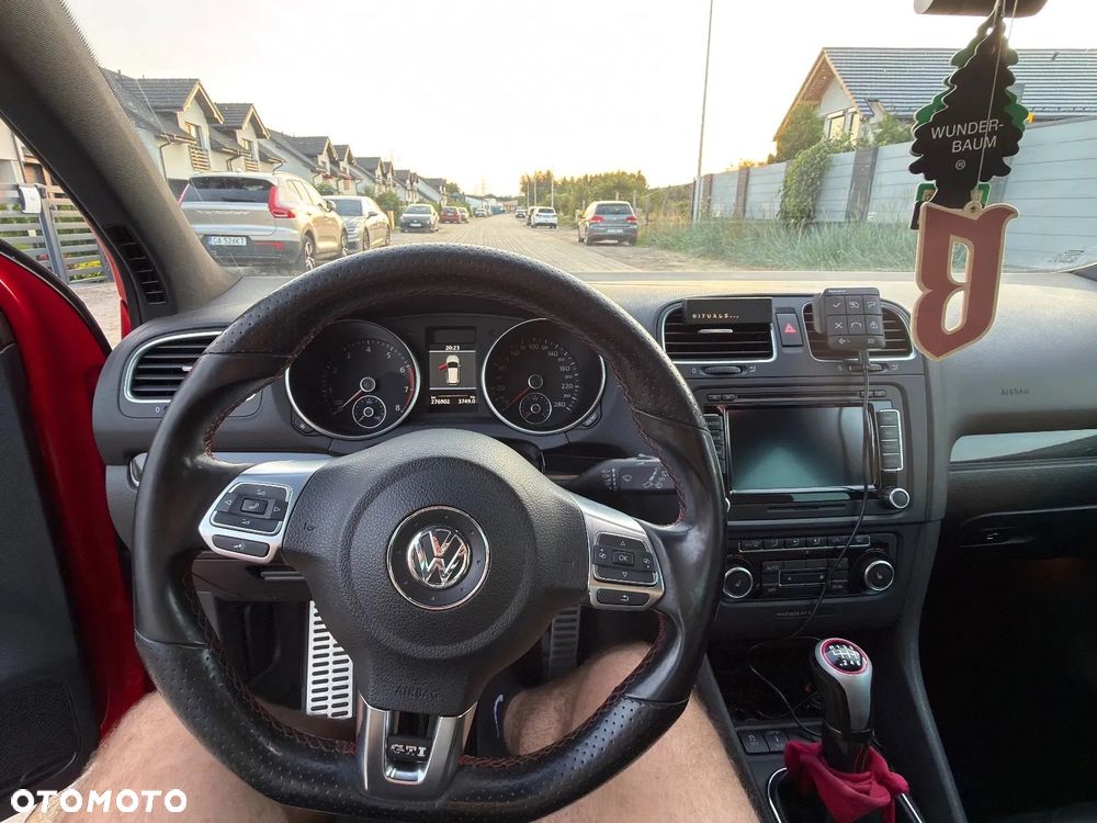 Volkswagen Golf - 10