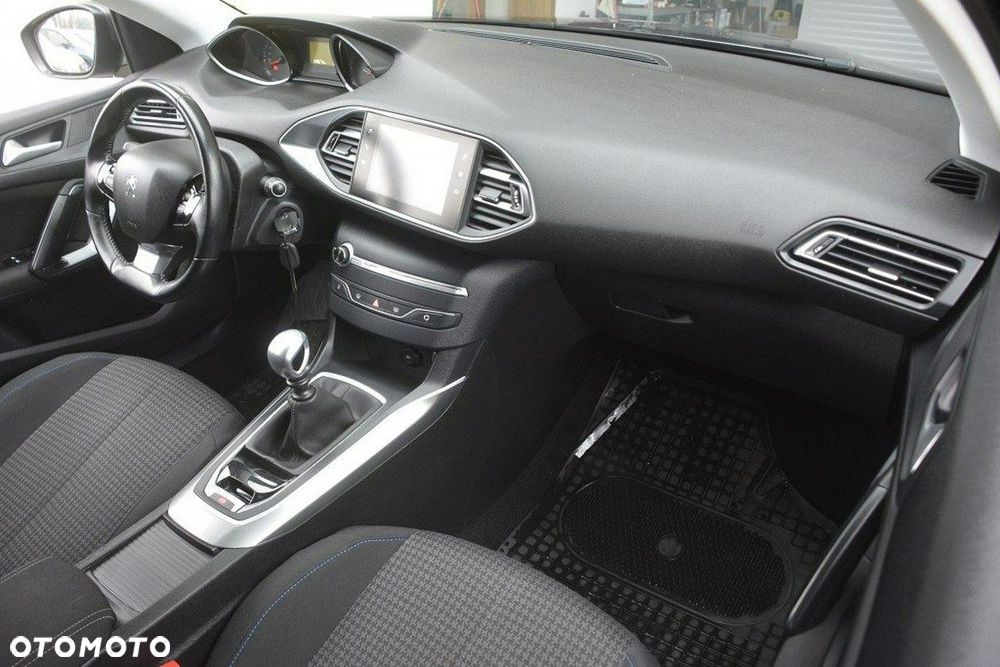 Peugeot 308 - 13