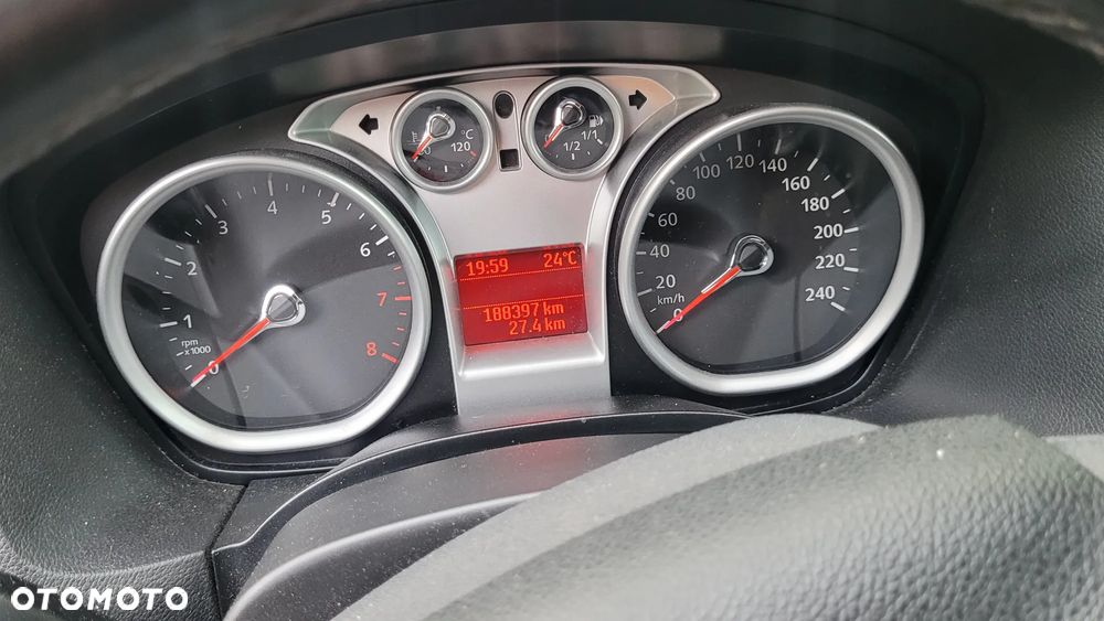 Ford Focus 1.8 FF Trend - 6
