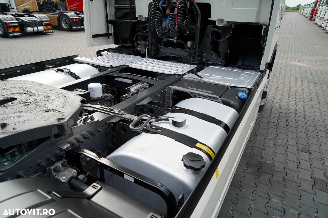 Volvo FH 500 / XXL / 2024 / I-PARK COOL / PIELE / I-SHIFT / CONTRACT DE REPARAȚIE POST-SERVICE / IMPORTAT - 9