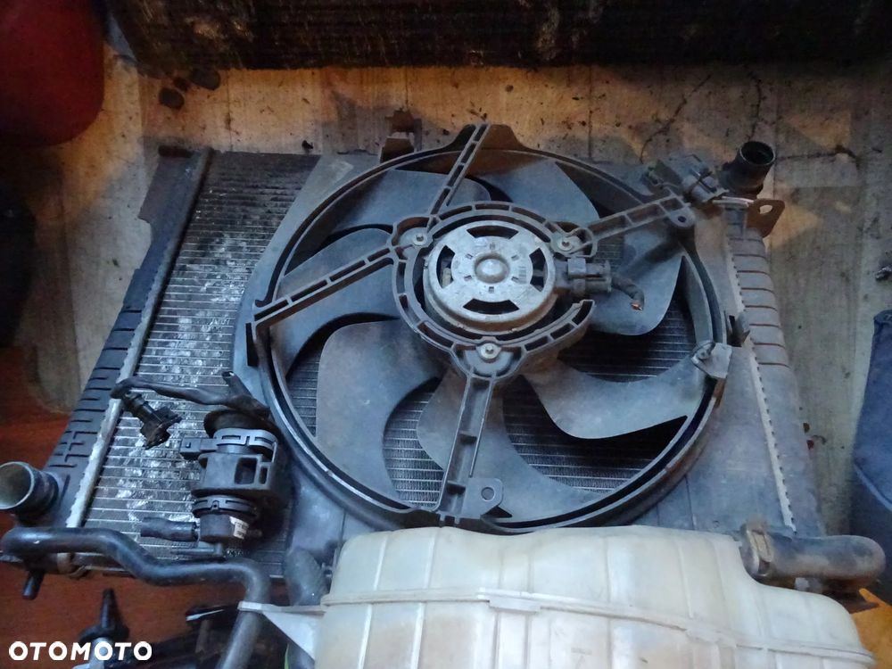 RENAULT CLIO III 3 1,5 DCI CHLODNICA WODY WENTYLATOR ZBIORNIK WYROWNAWCZY CZESCI ROZNE - 3