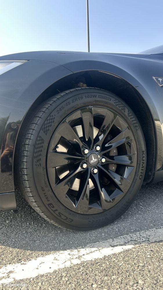 Tesla Model S 85 - 17