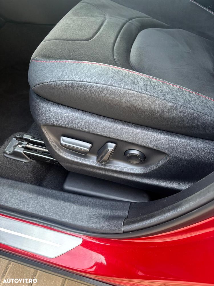 Toyota C-HR 2.0 Hybrid AWD GR SPORT Premiere - 10