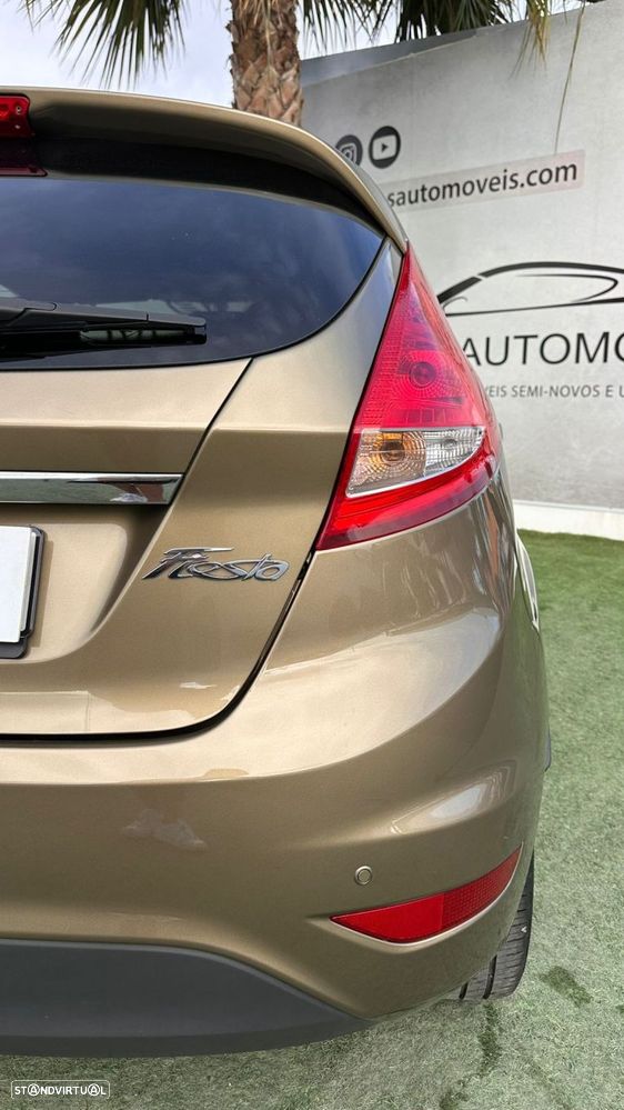 Ford Fiesta 1.4 Titanium Aut. - 4