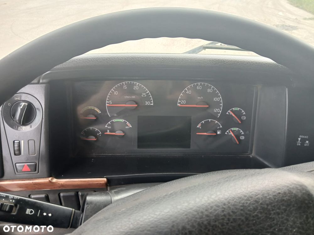 Volvo FH12 - 10