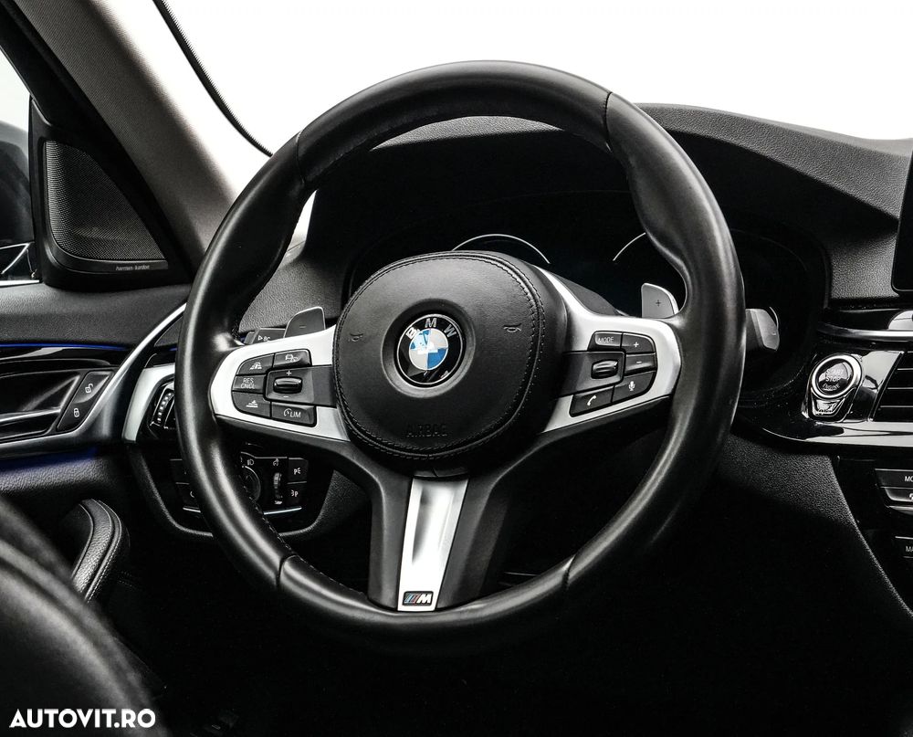 BMW Seria 5 520d AT - 17
