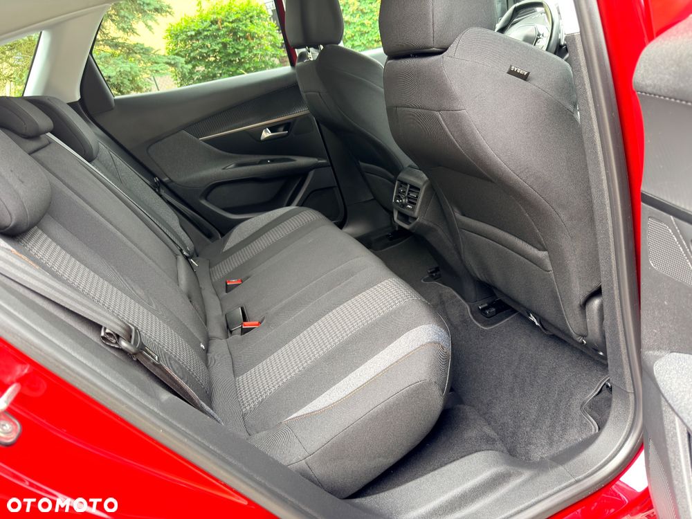 Peugeot 3008 PureTech 130 Stop & Start GPF EAT8 Allure Business-Paket - 27