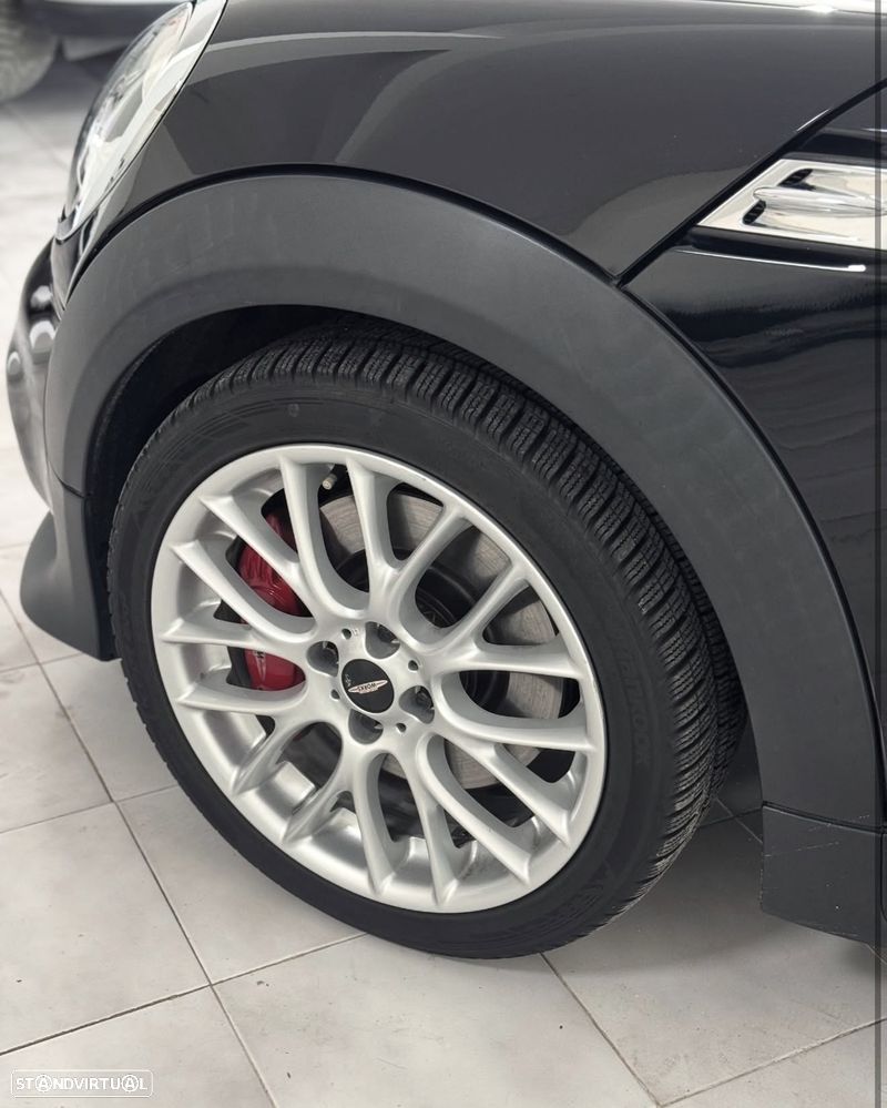 MINI Cabrio John Cooper Works - 7
