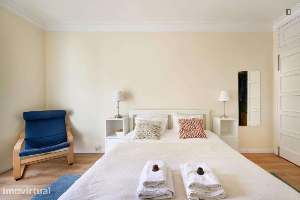 Quarto - localizado em Anjos Lisbon - Grande imagem: 2/17