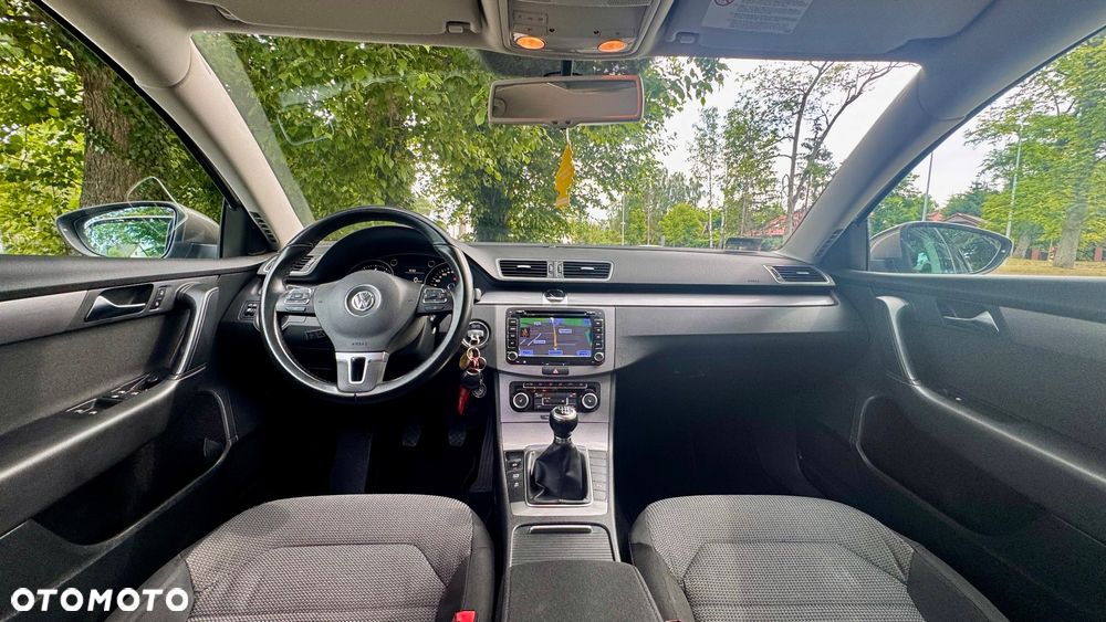 Volkswagen Passat 1.8 TSI Exclusive - 32