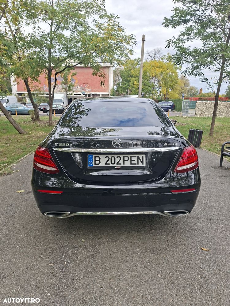 Mercedes-Benz E 220 d 4MATIC Aut. - 4